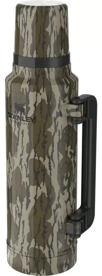 Termo 1.4lt Clásic Pico Cebador Stanley Camuflado Frio/calor Color Cammo