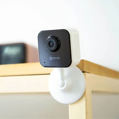 Ezviz Mini Camara Wifi Vision Nocturna 1080p + Memoria 64gb Color Negro
