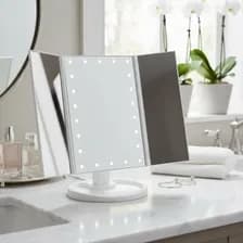 Espejo Maquillaje Tríptico Iluminación Led Portátil Base Reforzada Visión Amplia Detallada Diseño Moderno Elegante Color Blanco Ideal Rutinas Belleza Cuidado Facial Tocador Baño Dormitorio