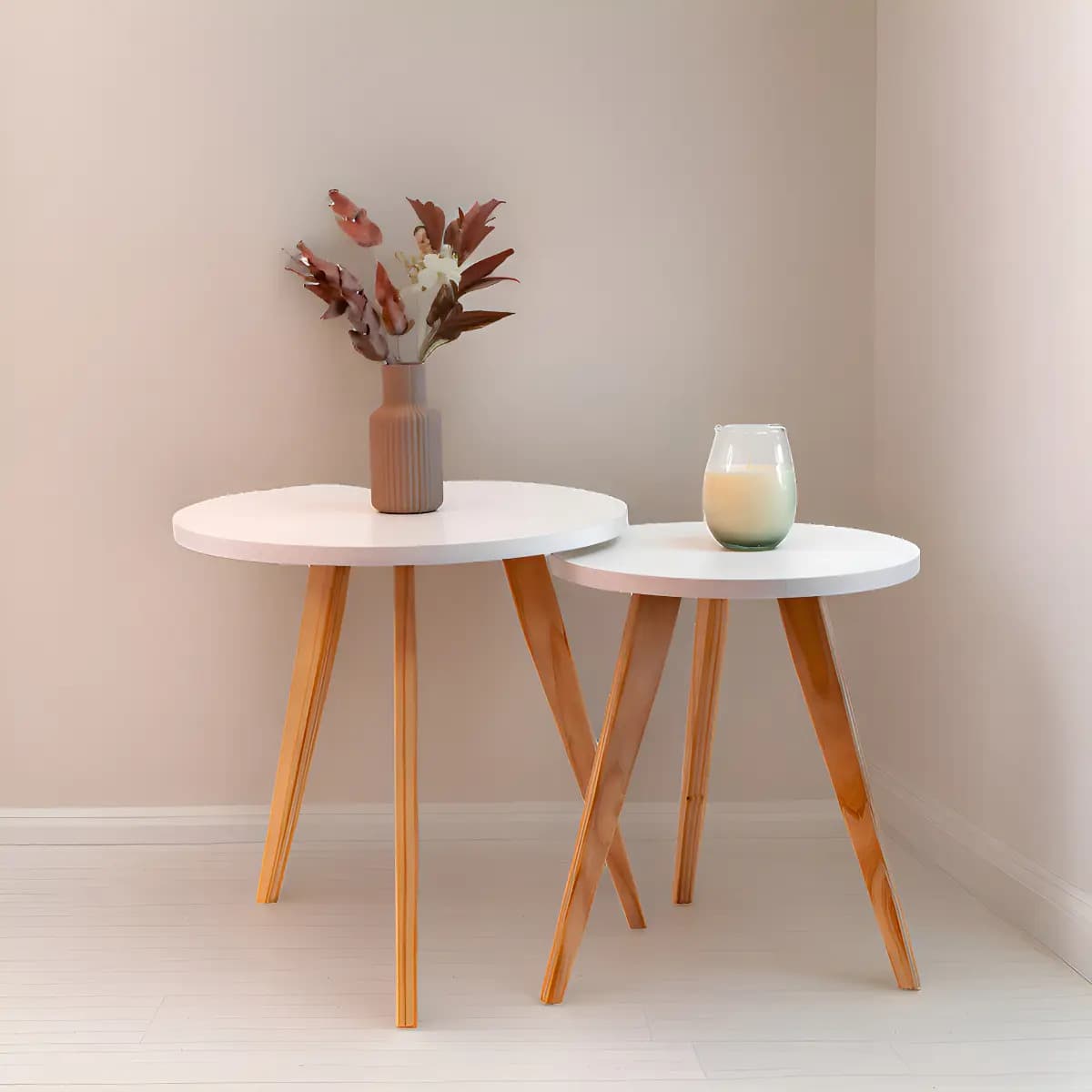 Set de Mesas Nórdicas Redondas de Melamina y Patas de Madera