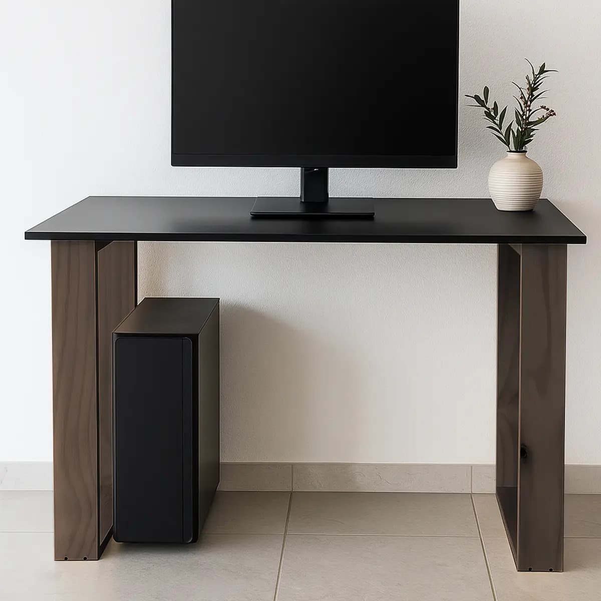 Escritorio Moderno Chico Para Oficina Con Tapa Melamina Negra Y Patas Rectangulares Madera Color Nogal