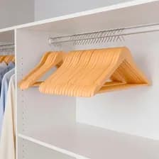 Pack X30 Perchas De Madera Lustrada Con Gancho Metalico Hogar Actual Organizá Tu Placard Con Estilo Y Diseño Natural