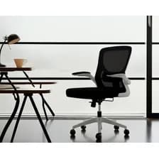 Silla De Oficina Ergonómica Dakota Diseño Moderno Y Respaldo Transpirable Color Negra Negro